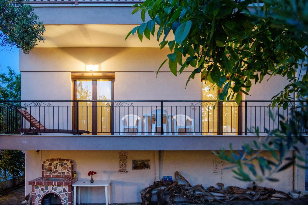 Dili Apartments Иериссос Экстерьер фото